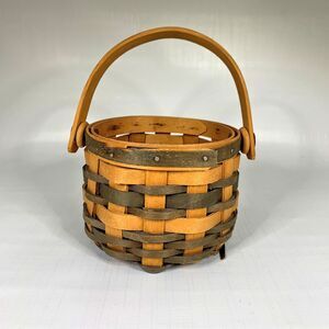 Hagerstown Collectors Basket Signed Carnation Two Tone 1995 Vintage Country Farm